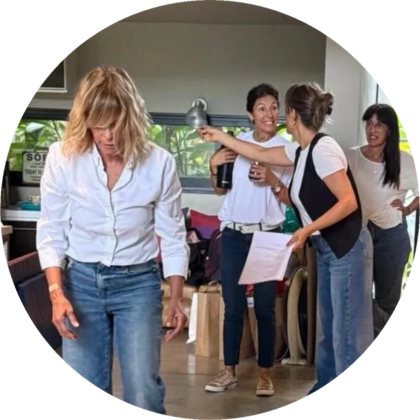 Parte del equipo de TrasLúdica trabajando en una reunión